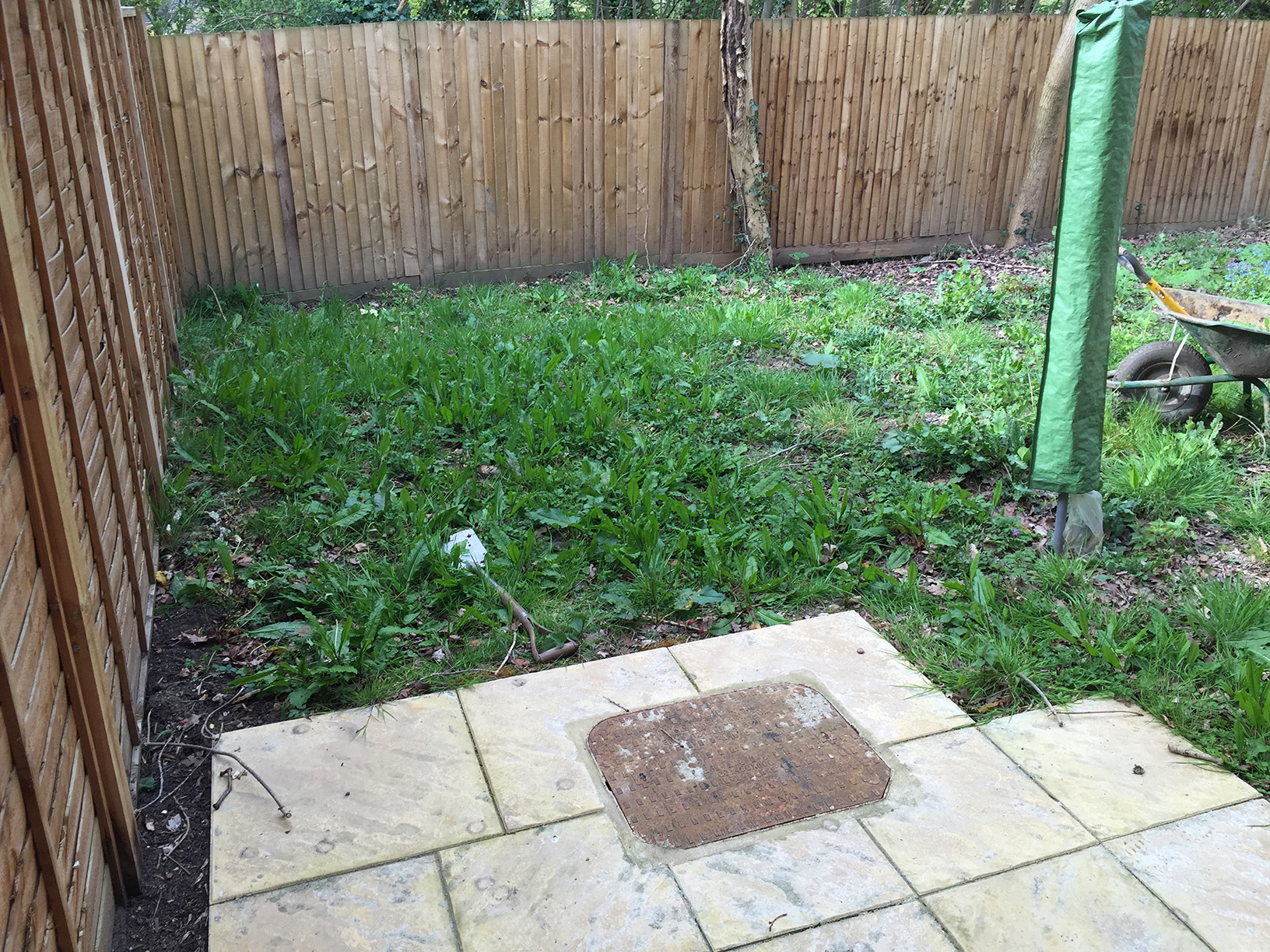 Decking platform with clean edges
