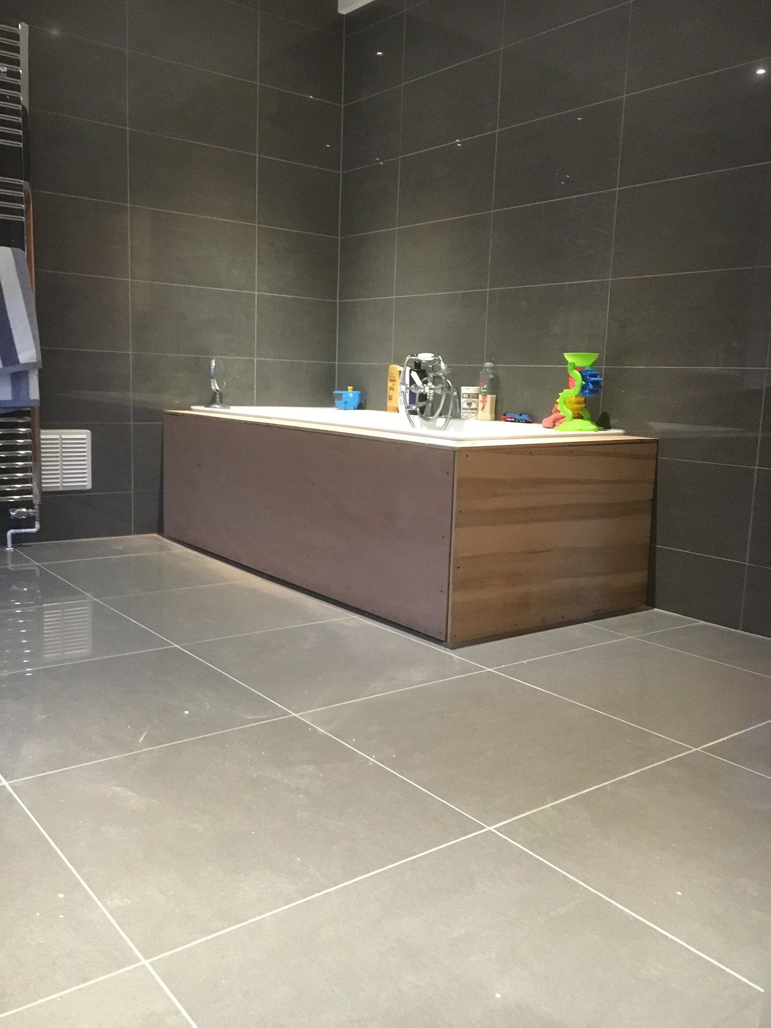 Bath panel framework construction